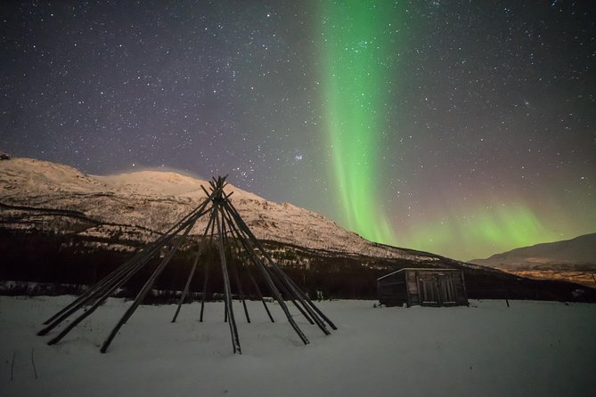 Tromso Aurora Chase by Minibus with Thermal Suit, Snack and Photo - Why the route changes from night to night