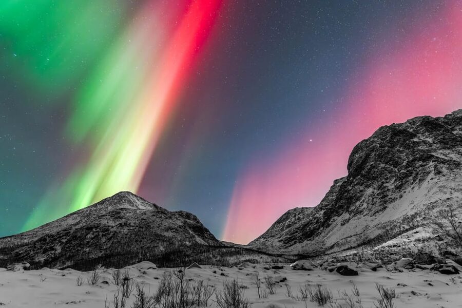 Tromsø: Aurora Quest Minibus Adventure - Thermal suits help, but boots are your responsibility