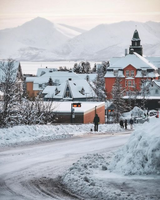 Tromsø: Capture the most Photogenic Spots with a Local - Photographing the Arctic Cathedral