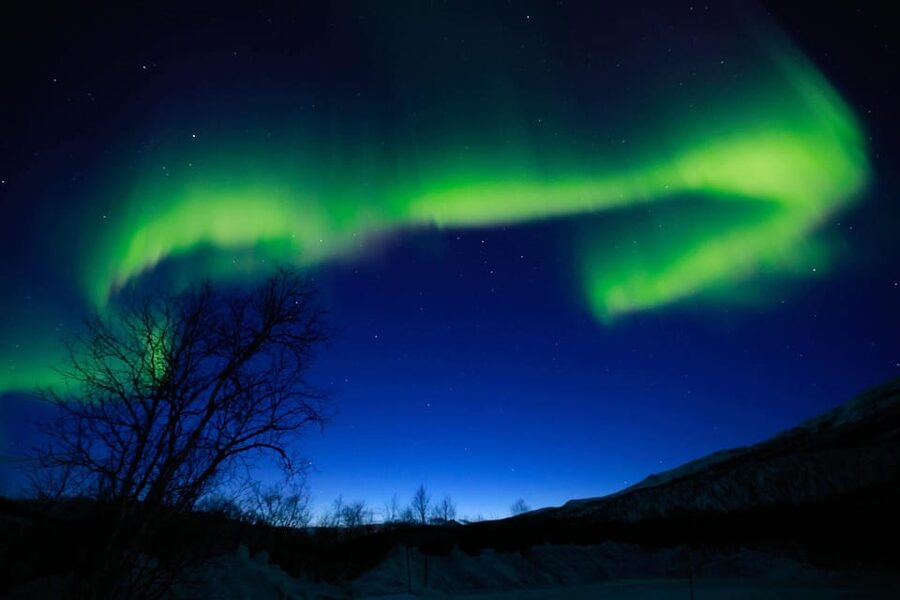 Tromsø Chinese Aurora Tour - Why active Aurora chasing matters in Tromsø