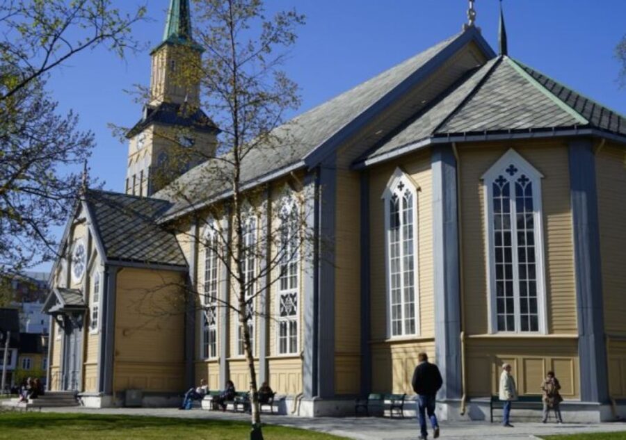 Tromso: City Highlights Guided Walking Tour - Following the pier toward the Polar Museum