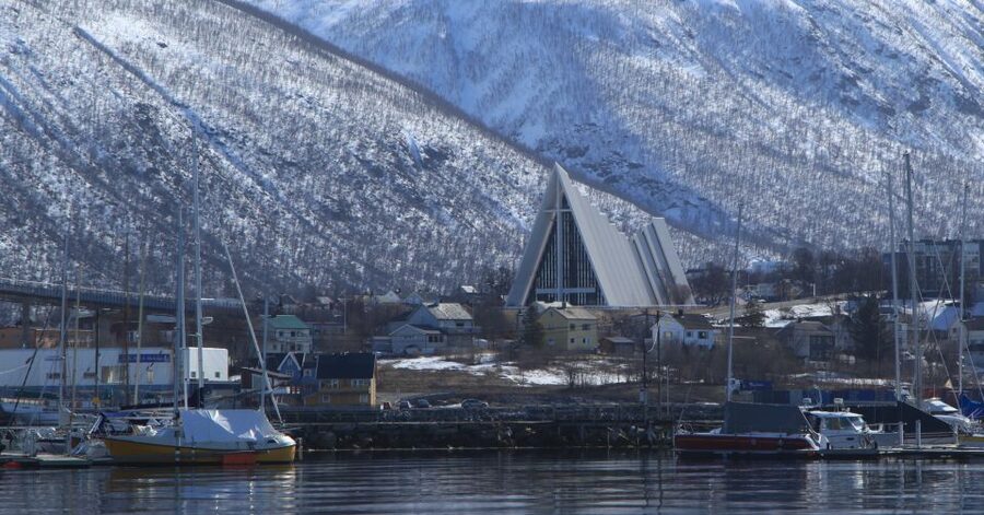 Tromsø: City Walk & Polar Museum (Private or Shared) - Weather, clothing, and walking comfort