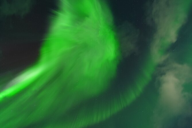 Tromsø: English/Spanish Aurora Pathfinder Tour with Photos - Why the Tromsø aurora chase works differently