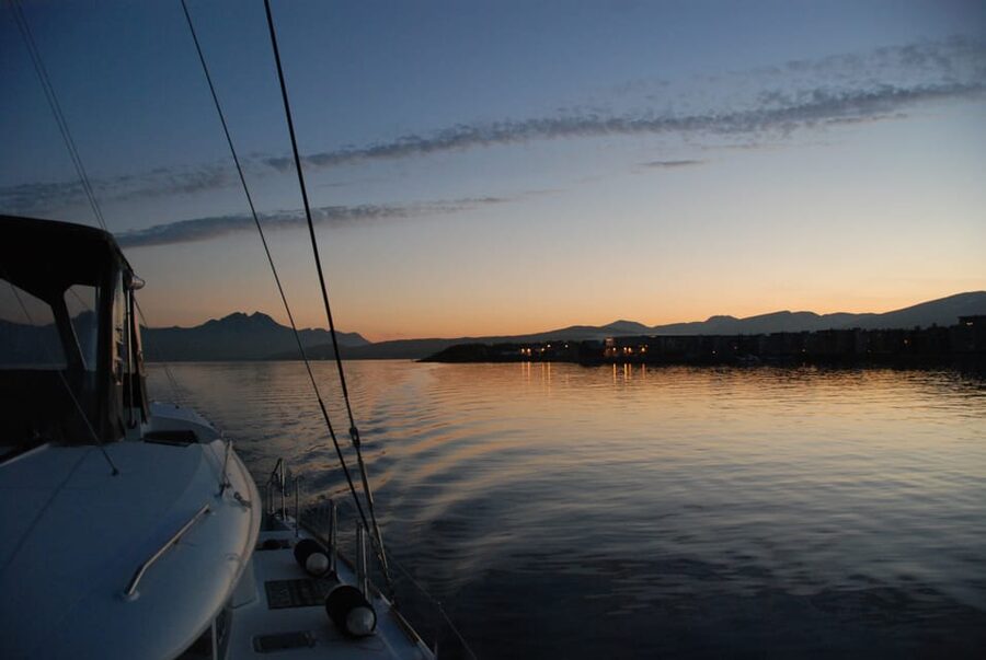 Tromsø: Fjord and Islands Luxury Catamaran Cruise - Fishing from the catamaran