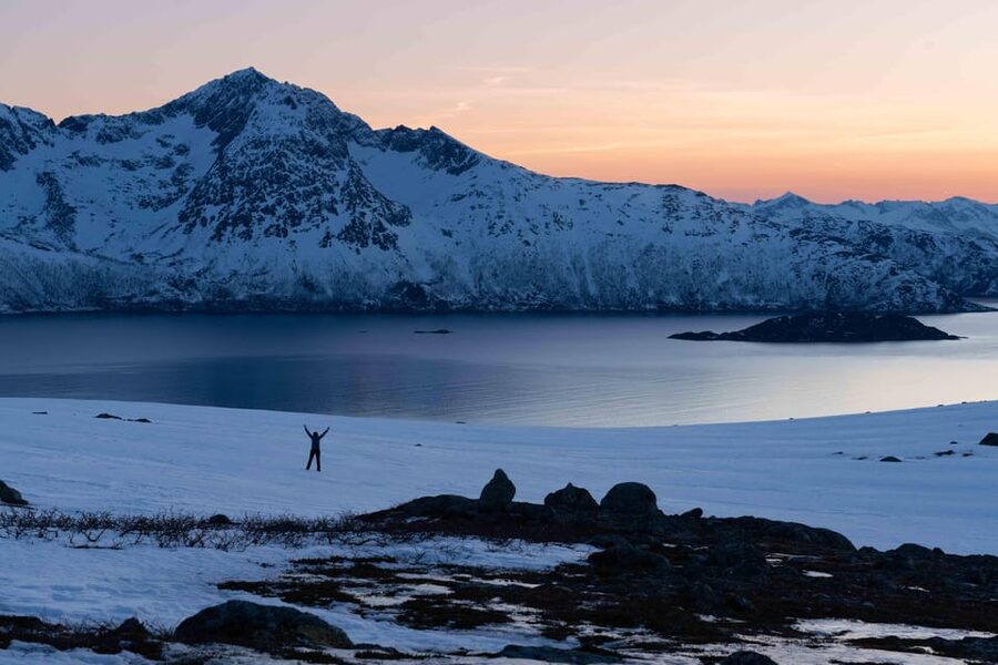 Tromsø: Fjords & Beaches Tour with Campfire and Arctic Food - What makes the small group worth the price