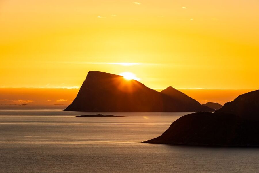 Tromso: Guided Fjord Expedition in Kvaløya with Light Lunch - Sommarøy, the coastal payoff