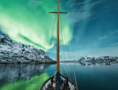 Luxury Northern Lights Cruise with Hot Tub & Dinner