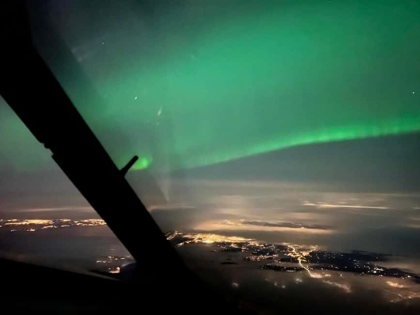 Tromsø:Northern light tour with mini bus i Tromsø - A Northern Lights hunt with room to adapt