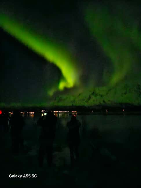 Tromsø:Northern light tour with mini bus i Tromsø - Thermal suits, fires, and the wait outside
