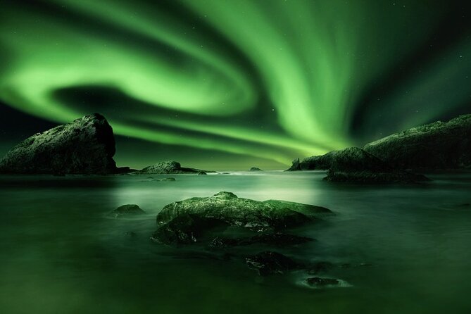Tromsø, Northern Lights and Wilderness Evening Catamaran Cruise - A short Northern Lights outing from Tromsø