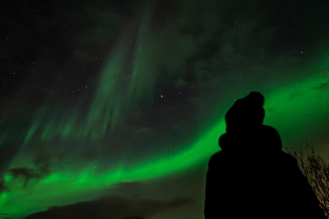 Tromsø: Northern Lights by Minibus - Free Photos and Warm Dinner - Leaving Scandic Ishavshotel after dark