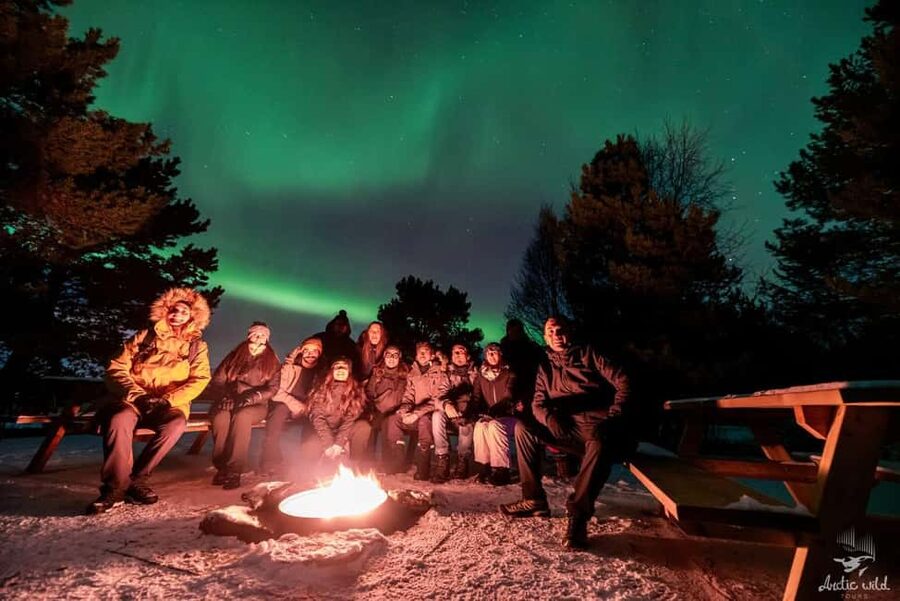 Tromsø: Northern Lights Chase by a comfortable bus - The Two-Hour Ride Into the Arctic Night