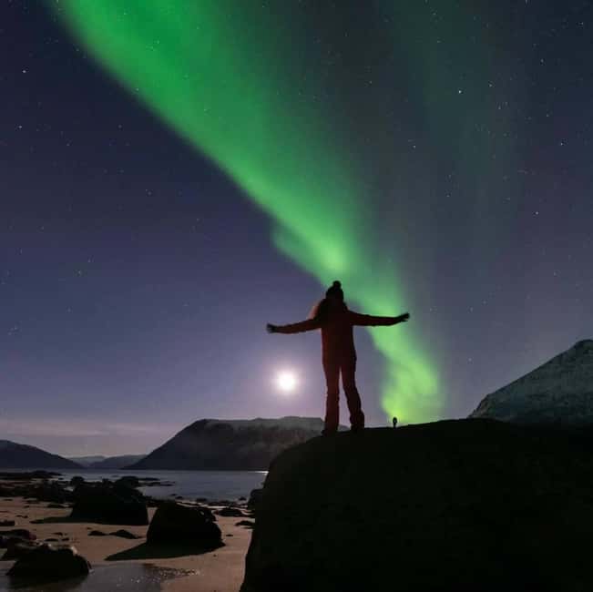 Tromsø: Northern Lights Chase by a comfortable bus - Choosing the Right Viewing Spot