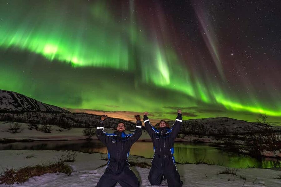 Tromsø: Northern Lights Chase + Free Professional Photos - Meeting at Scandic Ishavshotel