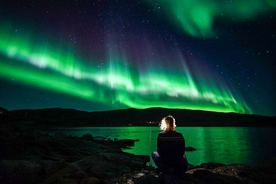 Tromsø: Northern Lights Chase Minibus Tour - Meeting in central Tromsø