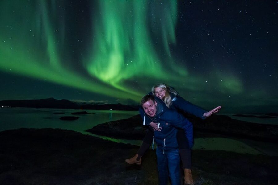 Tromsø: Northern Lights Chase with Free Photos - What happens at the viewing stops