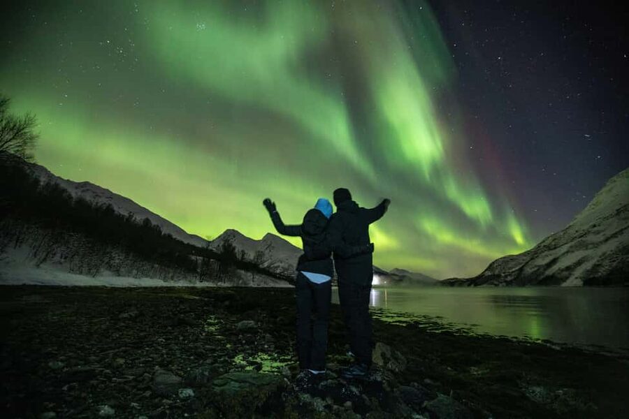 Tromsø: Northern Lights Chase with Free Photos - What the guides add to the night