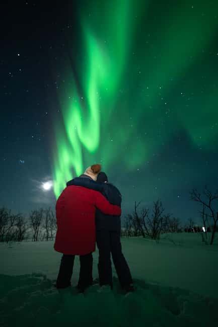 Tromsø: Northern Lights Focus Tour, German/English, minibus, meal - Is $215 a fair price?