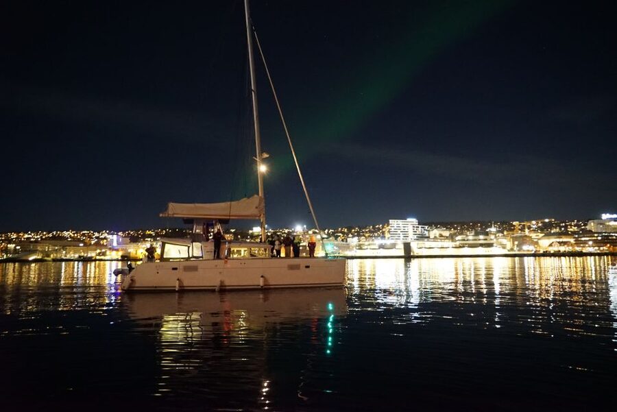 Tromsø: Northern Lights Luxury Catamaran Cruise - Coffee, snacks, fishing, and fish soup