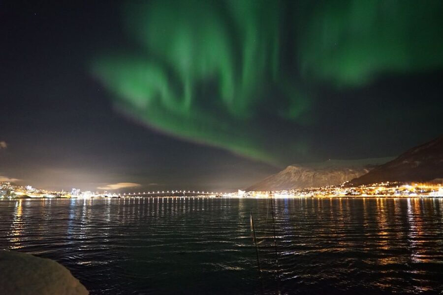 Tromsø: Northern Lights Luxury Catamaran Cruise - How the three-hour itinerary unfolds