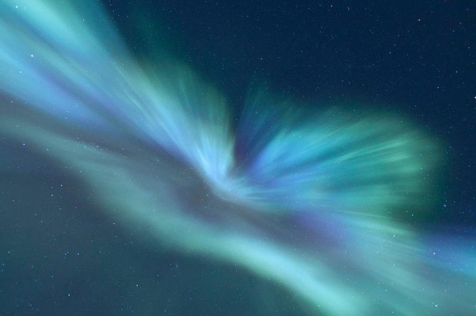 Tromso Northern Lights Minibus Chase Small Group Tour with Photos - Aurora portraits and the value of included photos