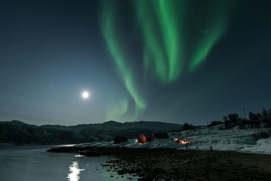 Tromsø: Northern Lights Photography Small-Group Tour - Choosing the right night and season