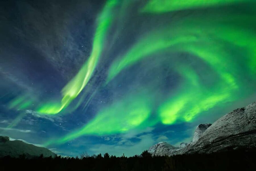 Tromsø: Northern Lights Photography Tour - Starting in Tromsø with a plan that can change