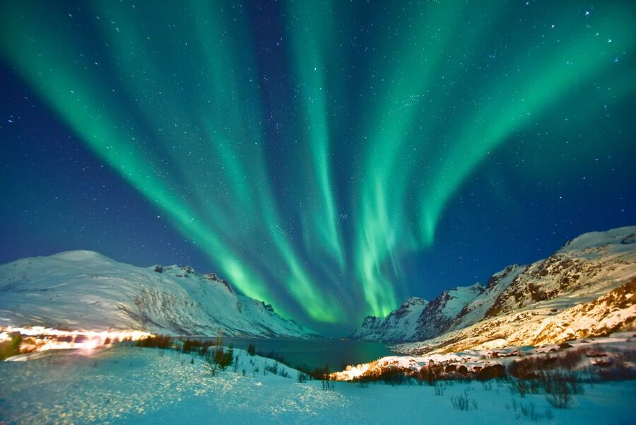 Tromso: Northern Lights Photography Tour by Bus (or miniBus) - A comfortable coach, with a long road ahead