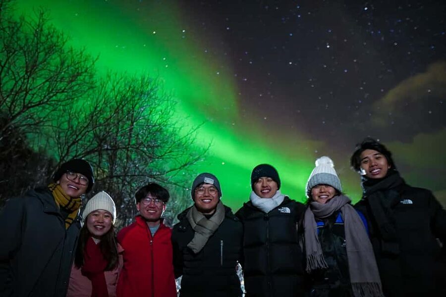 Tromsø: Northern Lights Tour with Guaranteed Sightings - Following cloud gaps instead of chasing a fixed pin