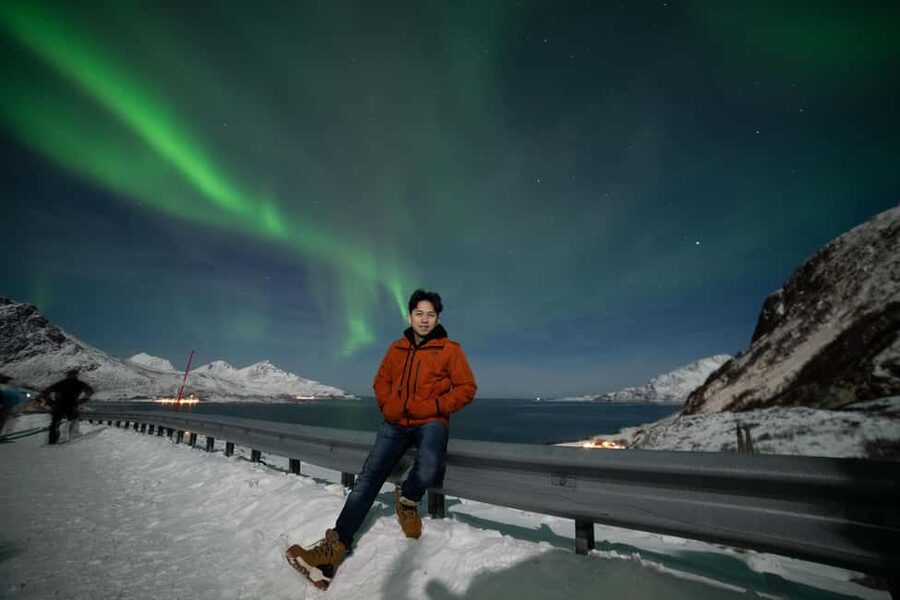 Tromsø: Northern Lights tour with local experts - Photography under the Northern Lights