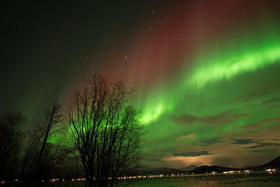 Tromsø: Northern Lights Tour with Local Guide and Photos - What the strongest nights can feel like