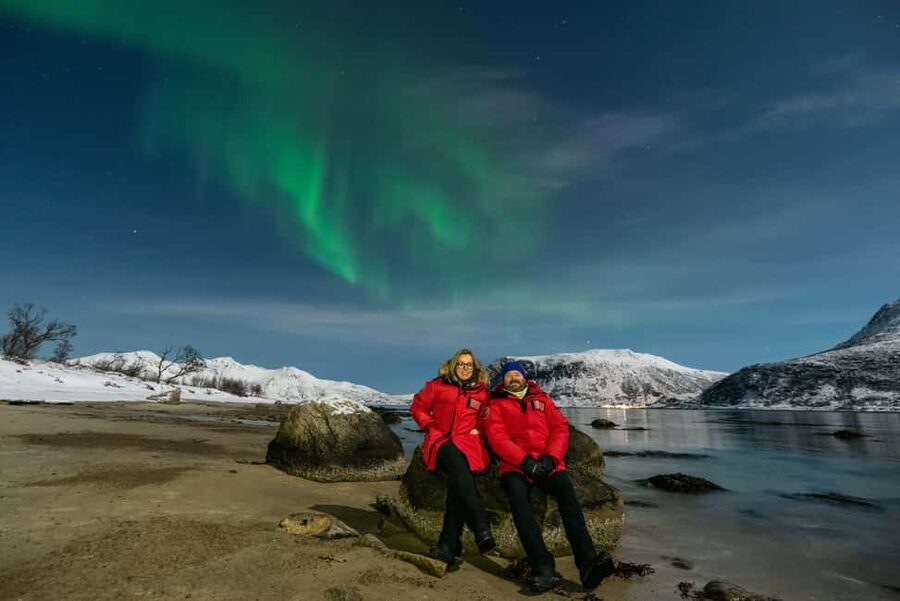 Tromsø: Northern Lights Tour with Professional Photographer - Professional photography without carrying the whole burden