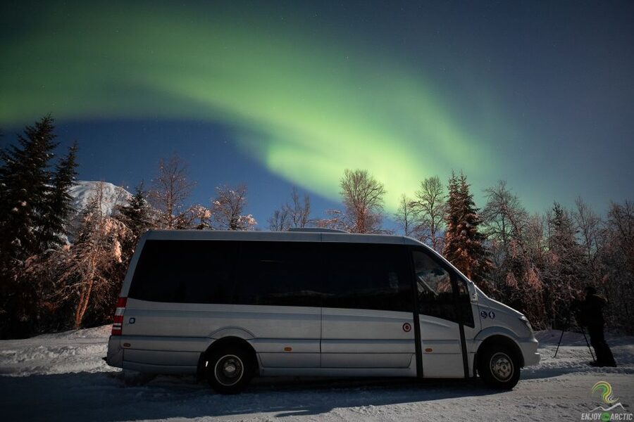 Tromsø: Northern Lights Trip with Campfire and Snacks - What the six-and-a-half-hour outing feels like