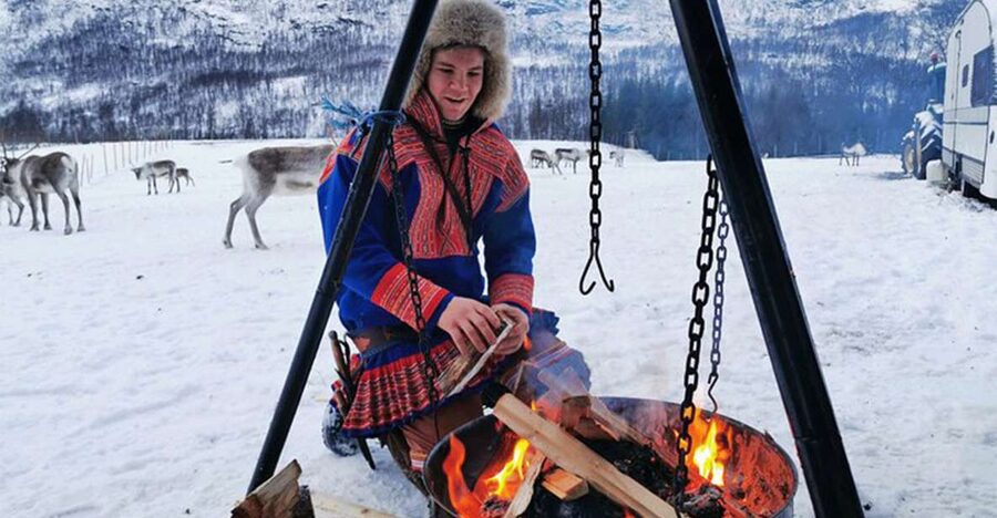 Tromsø: Reindeer Experience at a Sami Camp - Lasso practice and the limits of the schedule