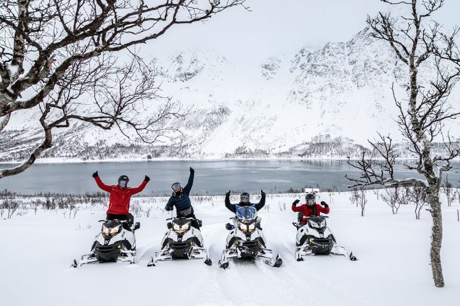 Tromsø: Scenic Arctic snowmobile safari in the Lyngen Alps - The return journey and the real time commitment