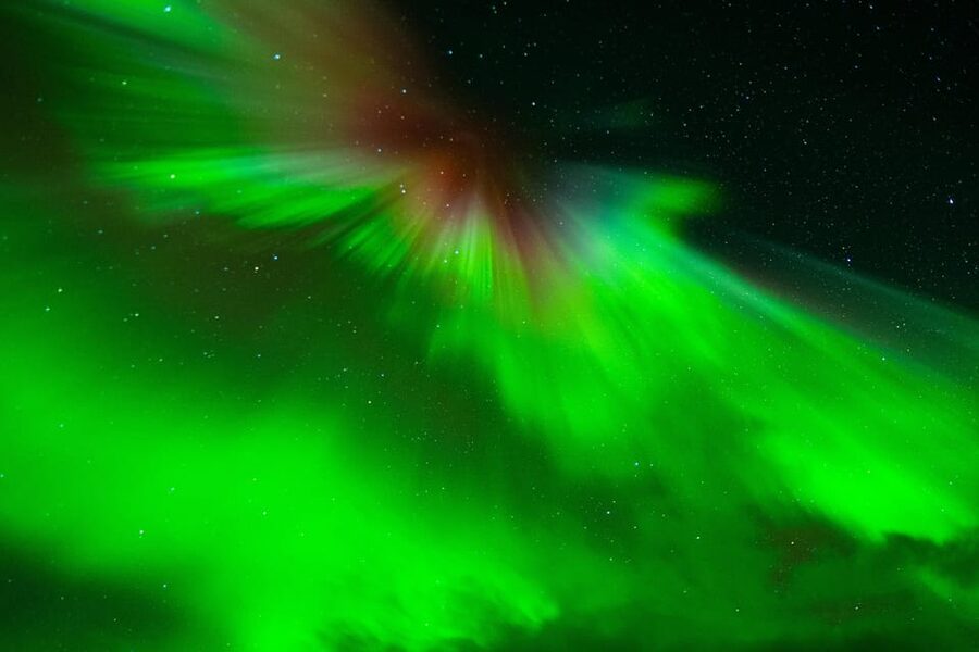 Tromsø: Small-Group Adventurous Northern Lights Hunt - Campfire, hot chocolate, and the practical side of waiting