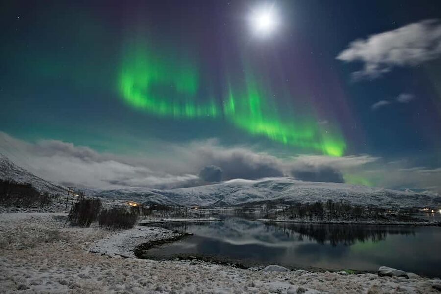 Tromsø: Small Group Northern Lights Hunt - Getting photographs without fighting your camera