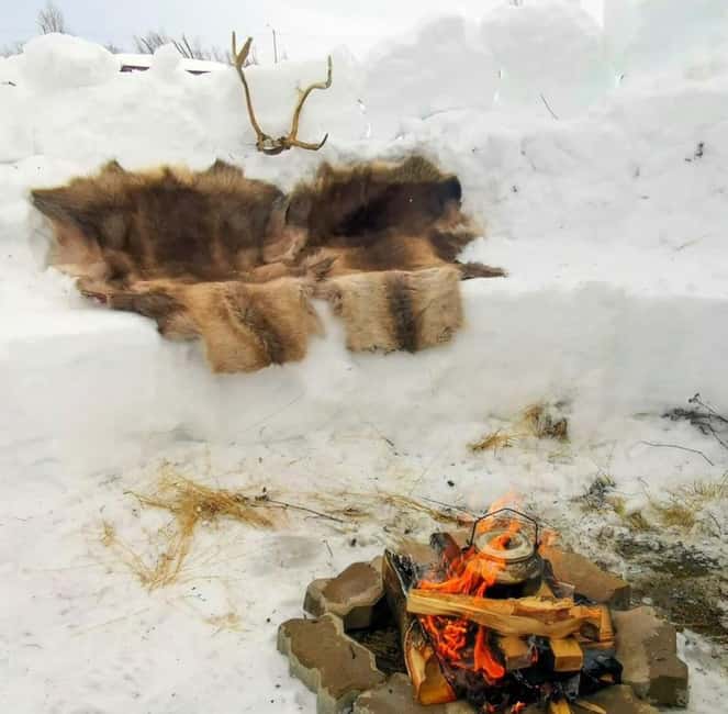 Tromsø: Snow Sledding, Mini Skiing, Lasso and Reindeer Hides - Mini skis and the lasso challenge