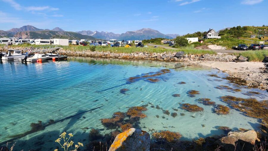 Tromsø: Sommaroy Fjord Tour with Lunch Option & Midnight Sun - The warm meal option