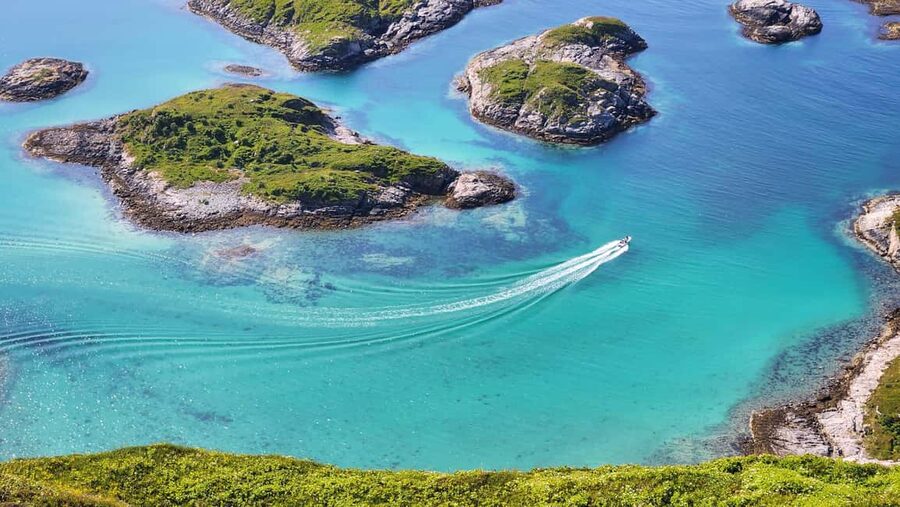 Tromsø: Sommaroy Fjord Tour with Lunch Option & Midnight Sun - Guides who shape the day