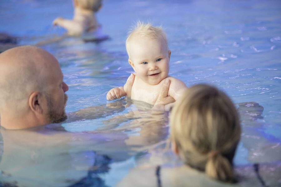 Tromsø: Spa/Pool with Bath, Sauna and Outdoor Heated Pool - The outdoor heated pool is the main event
