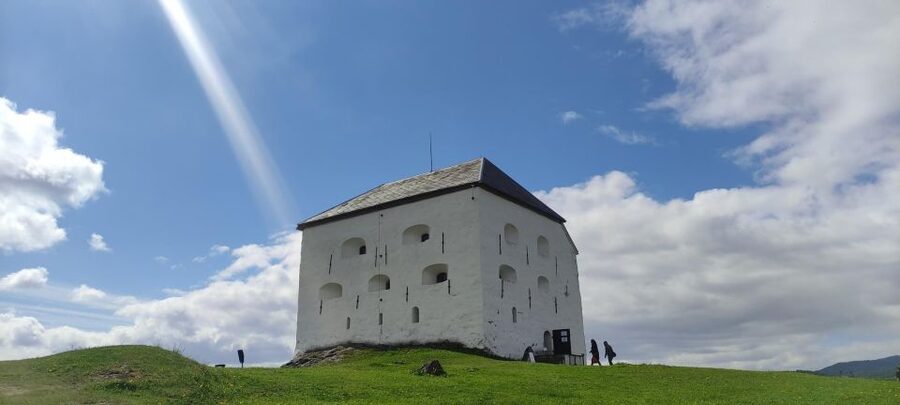 Trondheim: City Bus Tour - Finding the bus at Pirbadet