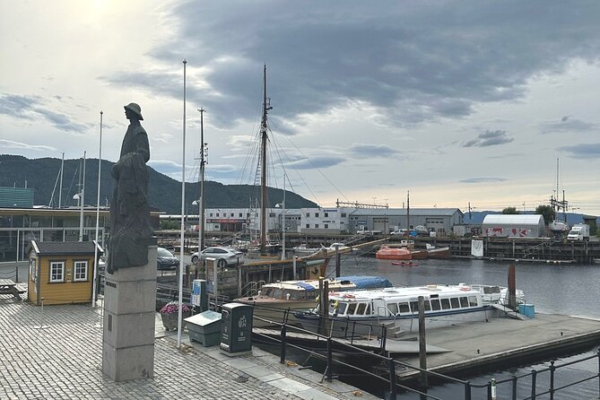 Trondheim's Regalia Self-Guided Tour of Norway's Historic Centre - Crossing the Old Town Bridge into Bakklandet