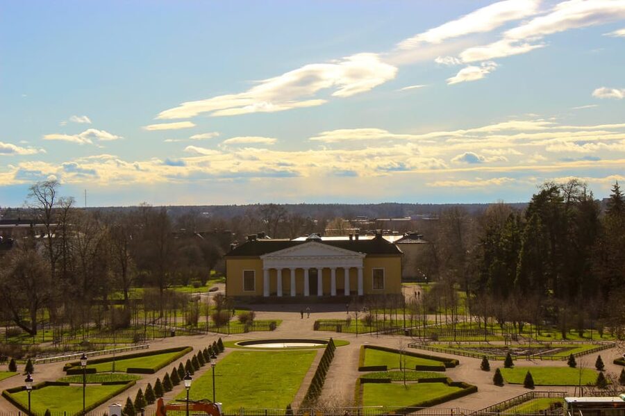 Uppsala: City Highlights and Hidden Gems Walking Tour - Uppsala Castle, the pink military landmark