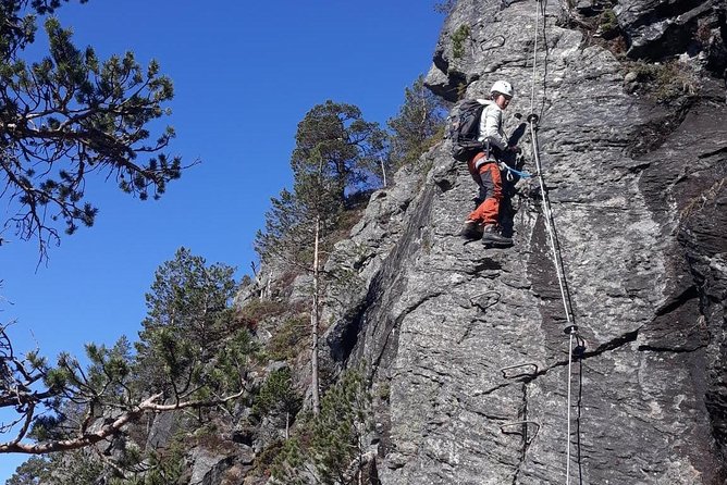 Via Ferrata Åndalsnes West Wall - Hiking down through Nesaksla and Rampestreken