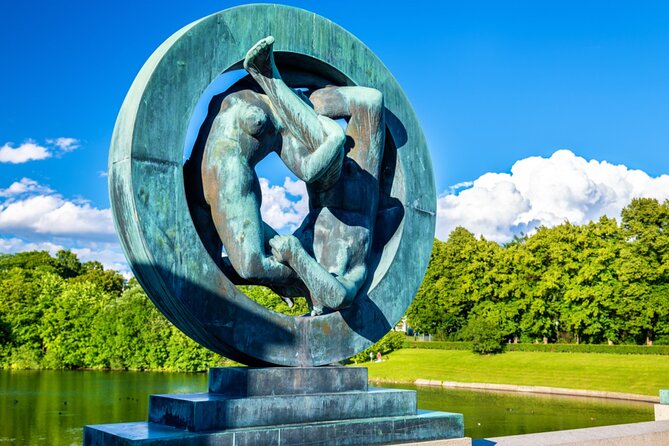Vigeland Alien Threat in Oslo Exploration Game and Tour - Playing alone, with a partner, or with children