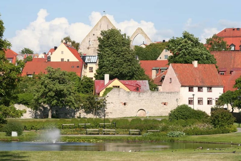 Visby: Hop-On Hop-Off 1 day Bus Tour - A practical first look at Visby from the upper deck