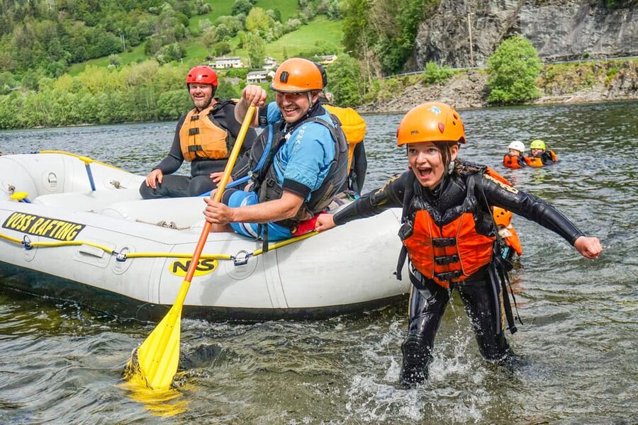 Voss: Family Rafting on the Vosso River - About 1.5 hours of paddling and rapids