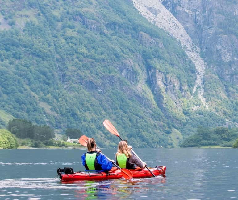 Vossevangen: Nærøyfjord Full-Day Guided Kayaking Trip - The 40-minute ride from Vossevangen