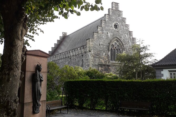 Walking tour: Medieval Spirit of Bergen + sweet Arctic gifts - Finish at Torgallmenningen, then return to the harbor